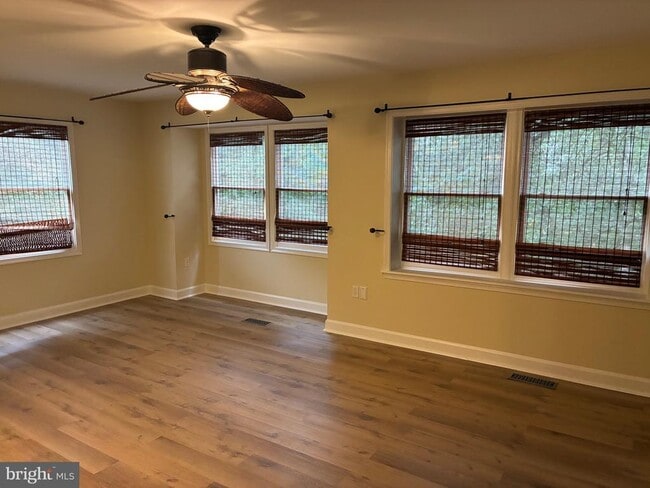 Building Photo - 12140 Salemtown Dr