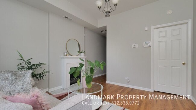 Building Photo - 4537 S King Dr