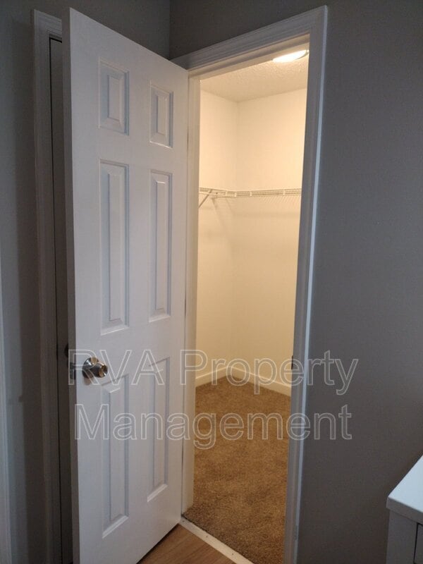 Building Photo - 3902 Birdbrook Dr