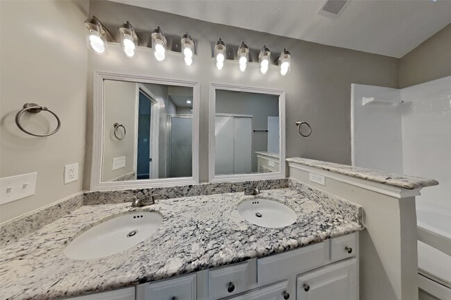 Building Photo - 2007 Barronett Bend