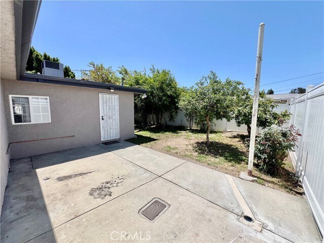 Building Photo - 12987 Correnti St