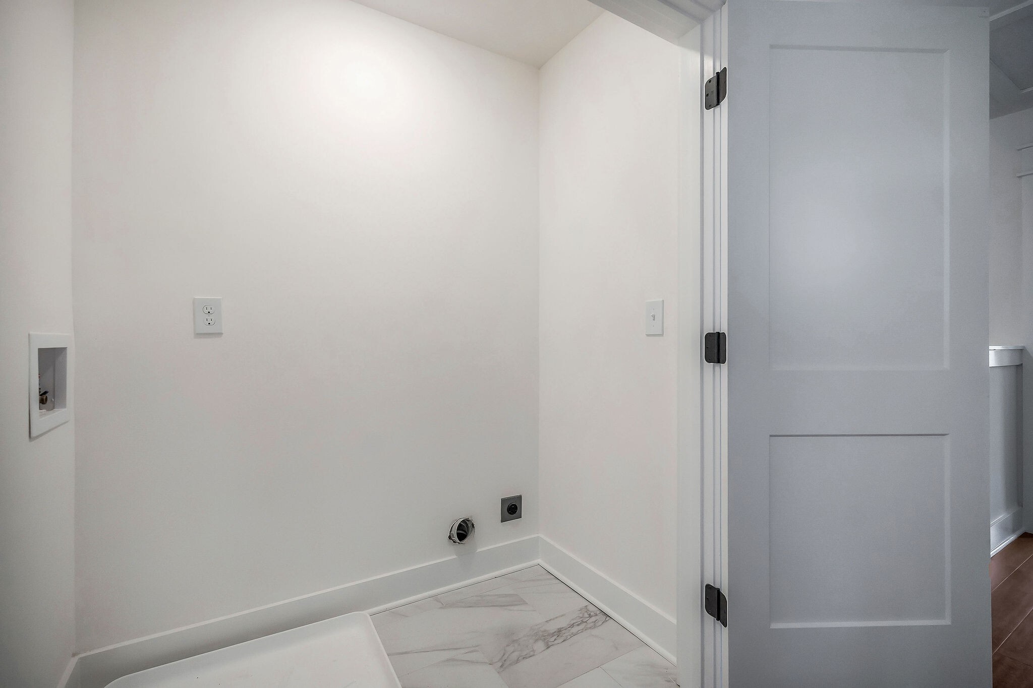 Building Photo - 209 S High St