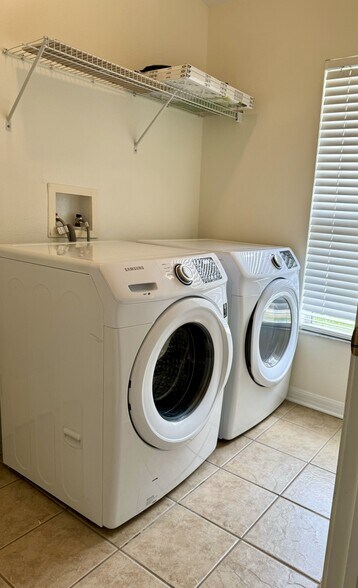 Laundry Room - 27325 Edenfield Dr