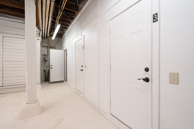 Building Photo - 3117 Fremont Ave S