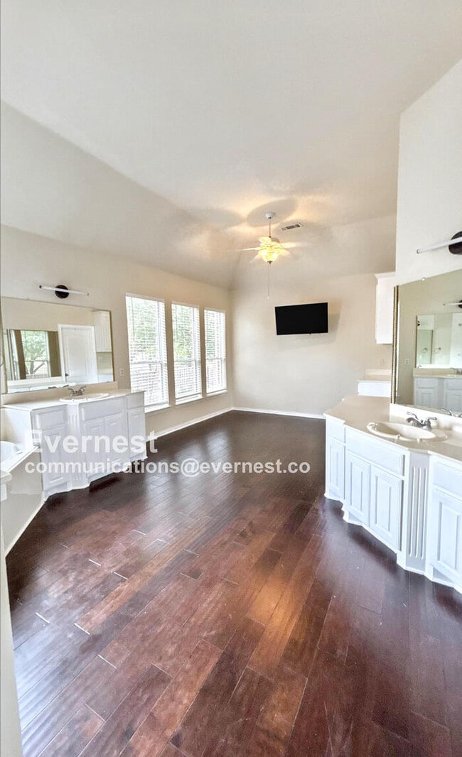 Building Photo - 4633 San Marcos Way