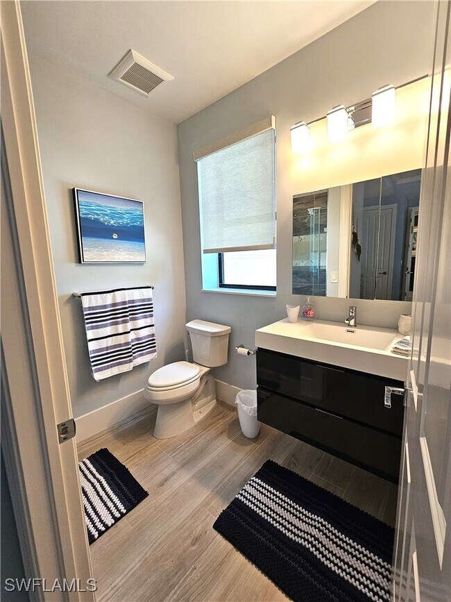 Building Photo - 10620 Gulf Shore Dr