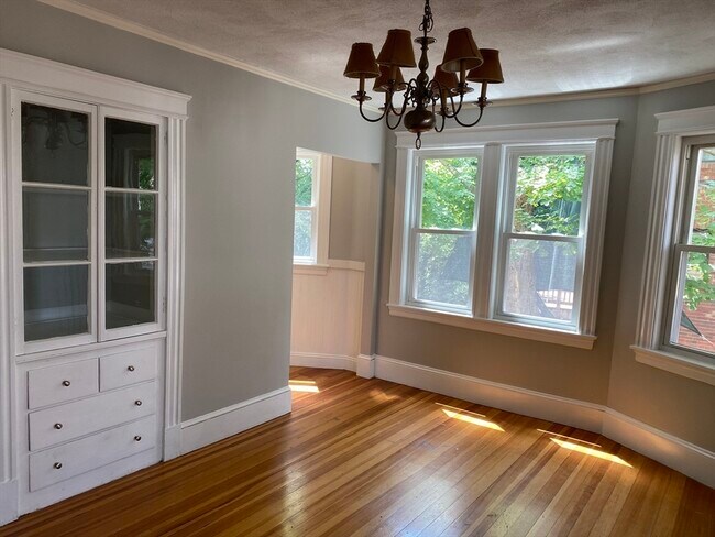 Building Photo - 70 Auburndale Ave