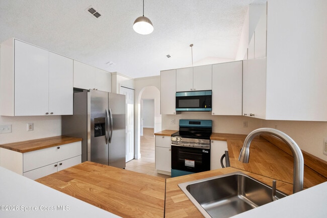 Building Photo - 320 Wisteria Ave NW