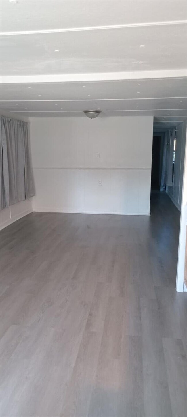 Building Photo - 4510 Granada Ave