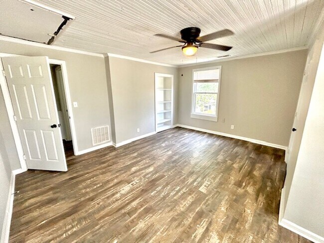 Building Photo - 3512 SW Triana Blvd