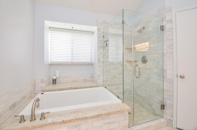Building Photo - 2115 Echo Ridge