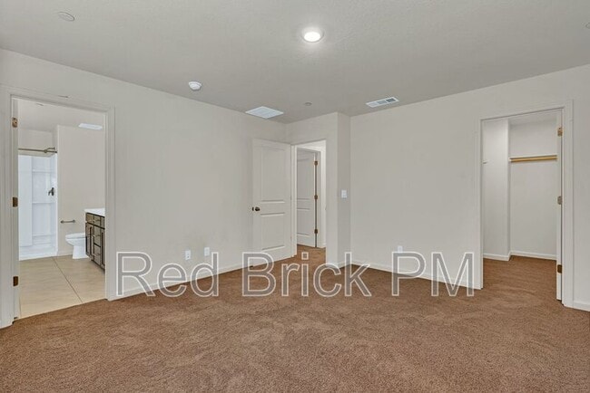 Building Photo - 393 Sullivan Dr