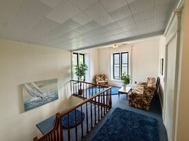 Building Photo - 56 Elm St