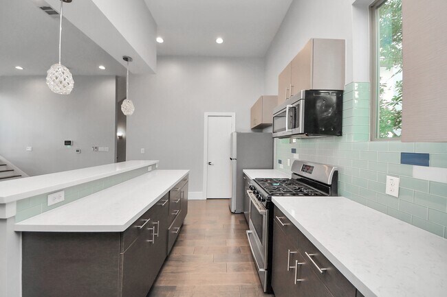 Building Photo - 3204 Sherman St