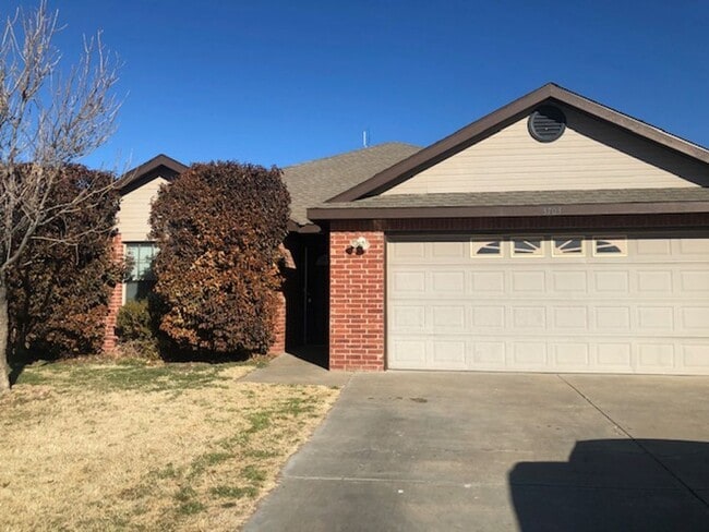 Primary Photo - 3703 Eagle Crest Dr