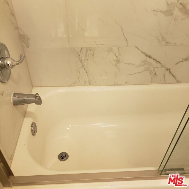 Building Photo - 1745 Camino Palmero St