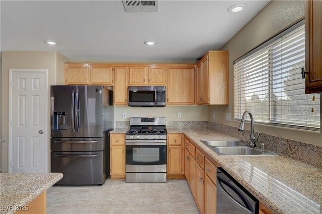 Building Photo - 5052 Whistling Acres Ave