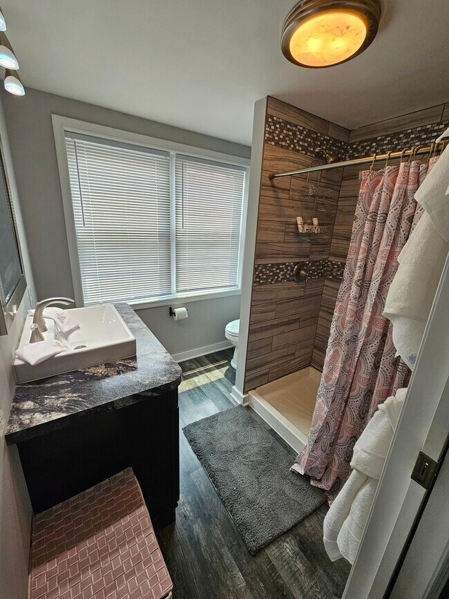 Building Photo - 292 Bridge Street Ext