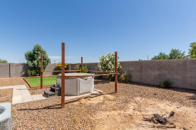 Building Photo - 9551 Silo Cir