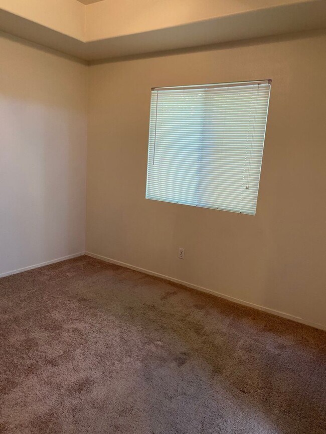 Building Photo - 26352 Arboretum Way