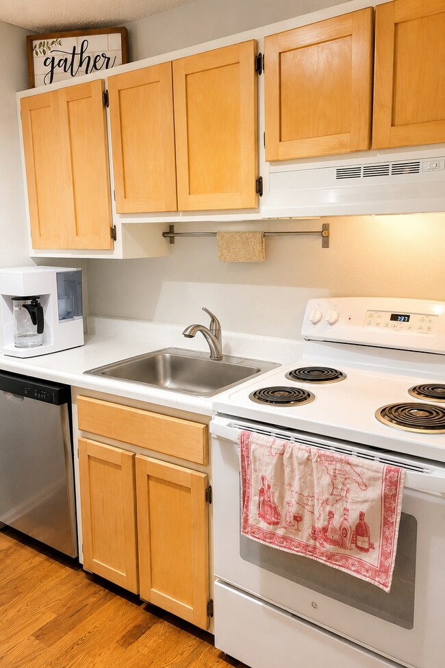 Building Photo - 3250 Oneal Cir
