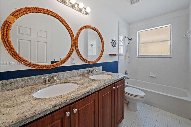 Building Photo - 1852 SW 156th Ave