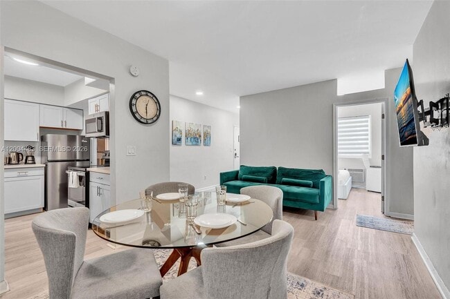 Building Photo - 10000 E Bay Harbor Dr