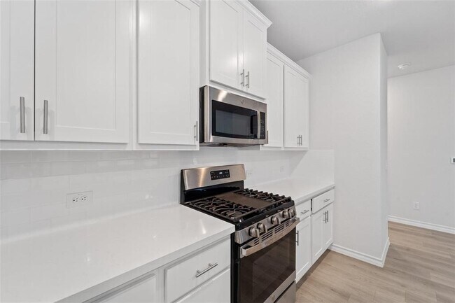 Building Photo - 4908 Plum Peach Bend