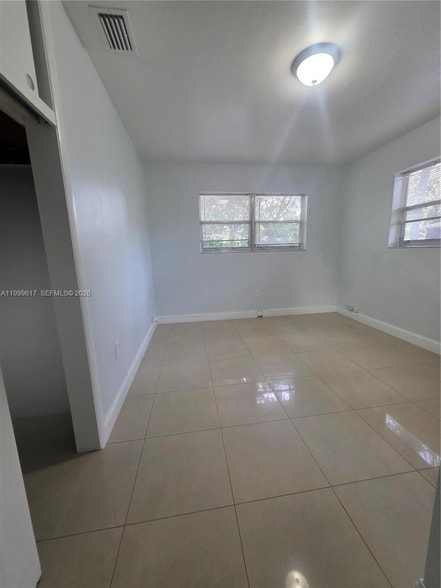 Building Photo - 2834 SW 37th Ave
