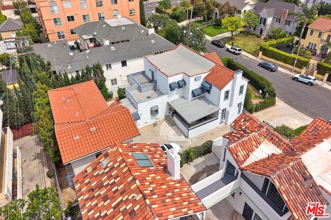 Building Photo - 823 Lorraine Blvd