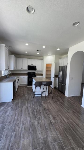 Building Photo - 973 Yosemite Dr