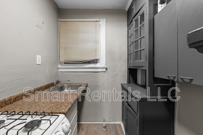 Building Photo - 5618 S Grand Blvd