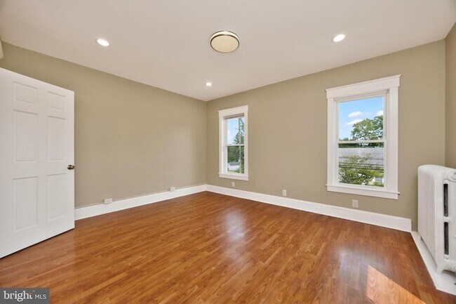 Building Photo - 855 N Pleasantview Rd
