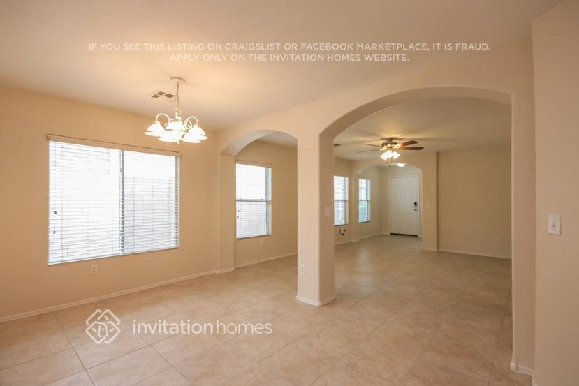Building Photo - 13432 W Peck Dr