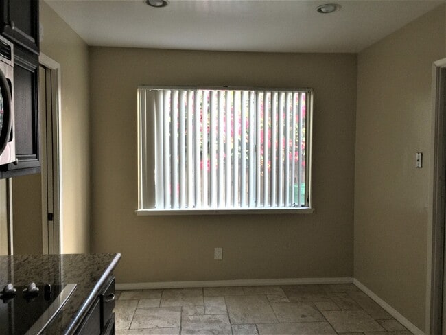 Building Photo - Spacious Lake Murray 4 Bedroom Home with Large Yard in Quiet San Diego Neighborhood