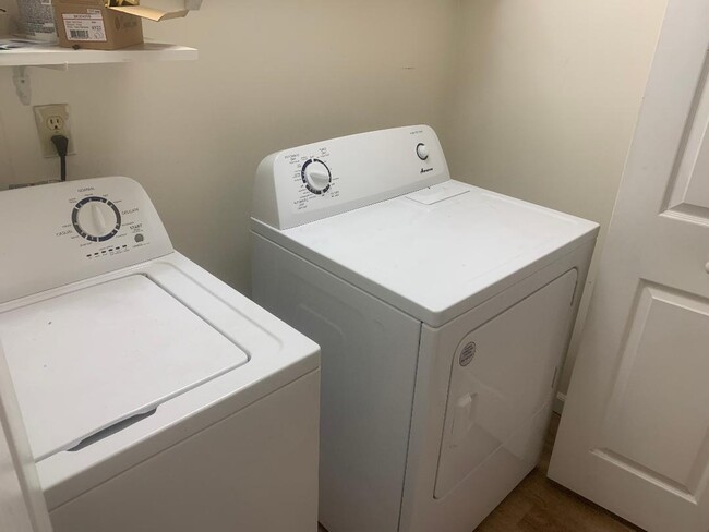 Washer and dryer - 4 Obrien Glenway