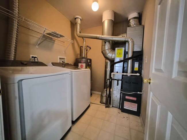 Building Photo - 1015 Woodview Ct
