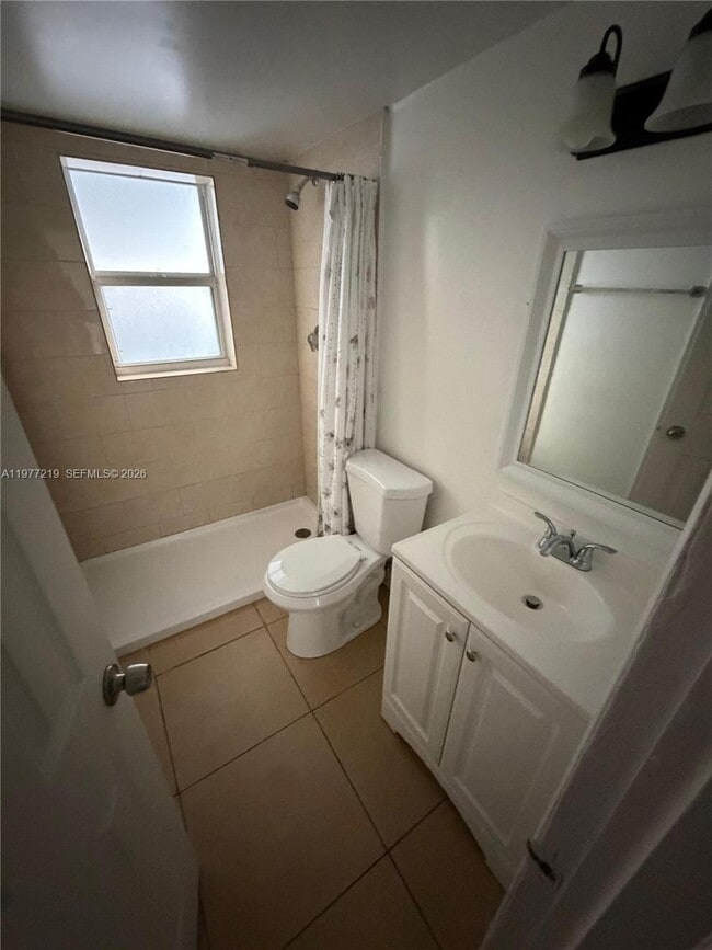 Building Photo - 1735 W 60th St