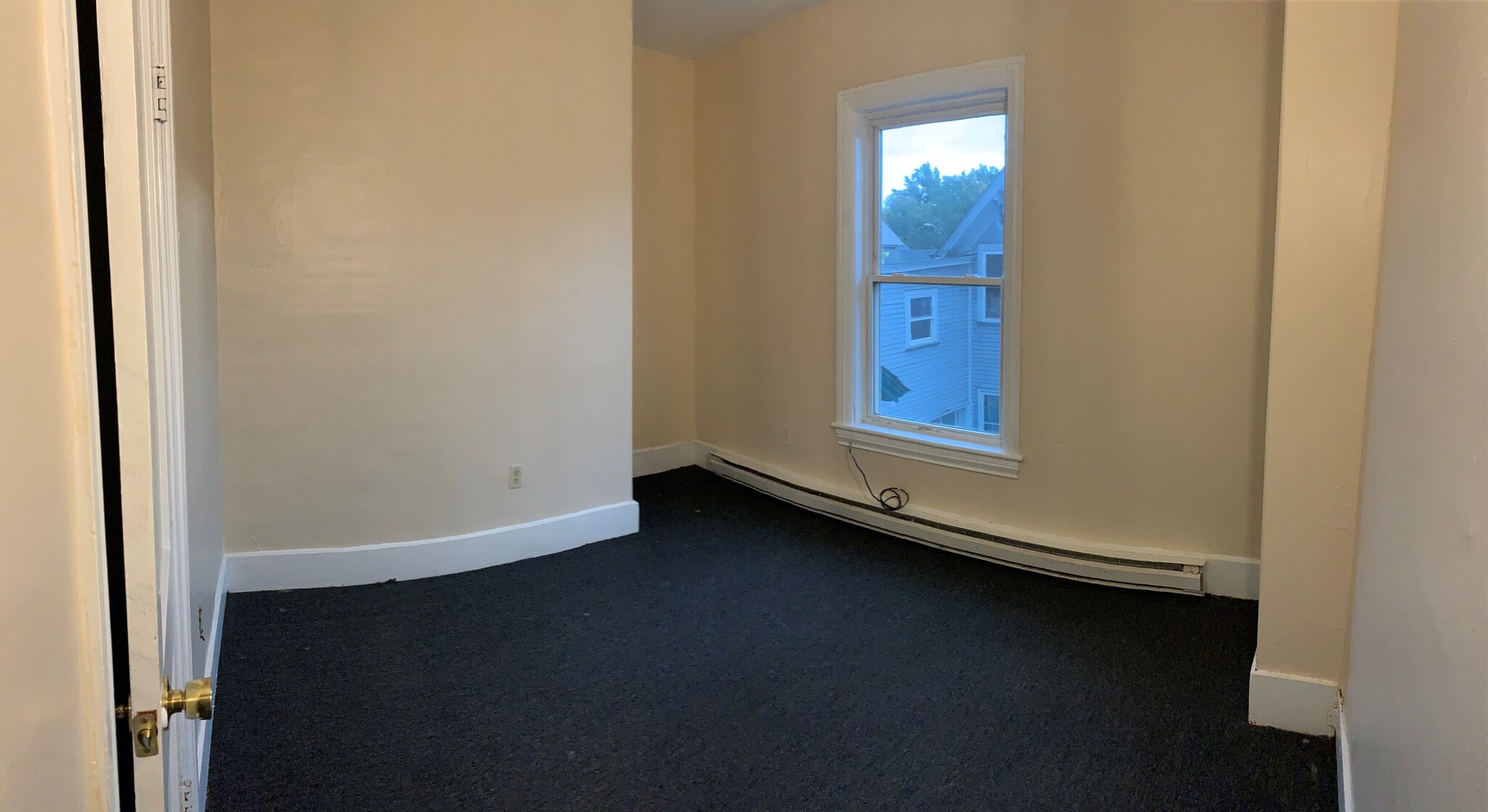 East bdrm - 24 Loomis St
