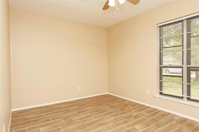 Building Photo - 22518 John Rolfe Ln