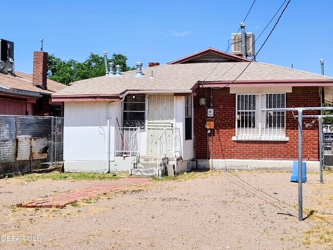 Building Photo - 618 N Estrella St