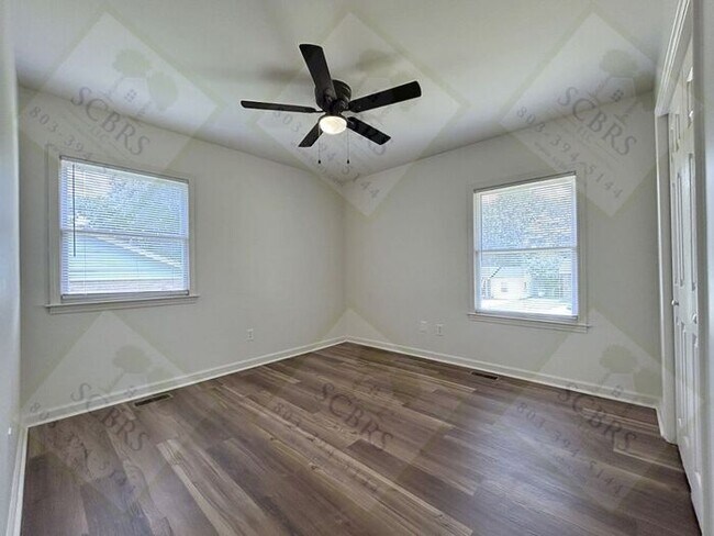 Building Photo - Beautifully Updated 3 Bedroom, 2 Bath Home – Move-In Ready!