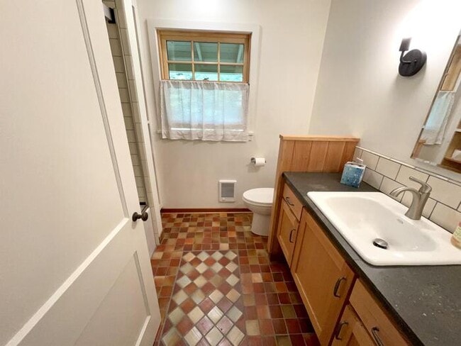 Building Photo - Private Cottage In the Country - in the ci...