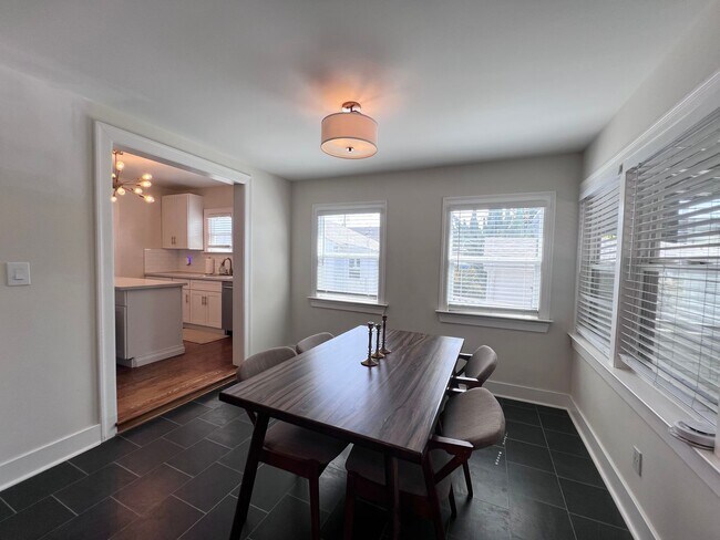 Building Photo - Fully Updated Home in San Leandro Available for Rent!!