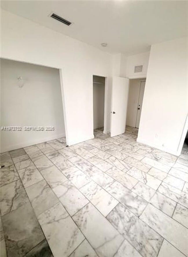 Building Photo - 922 Jefferson Ave