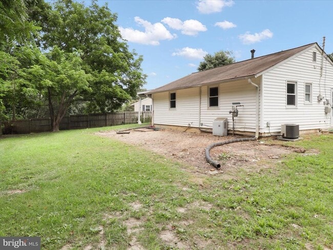 Building Photo - 5544 Halwis St
