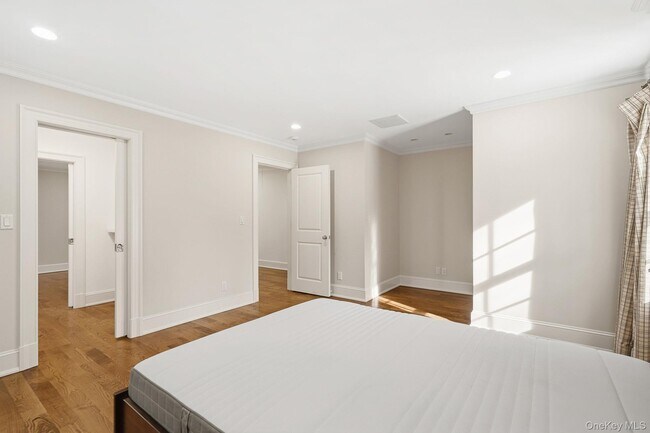 Building Photo - 59 Park Rd