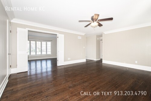 Building Photo - 5521 W 98th Pl