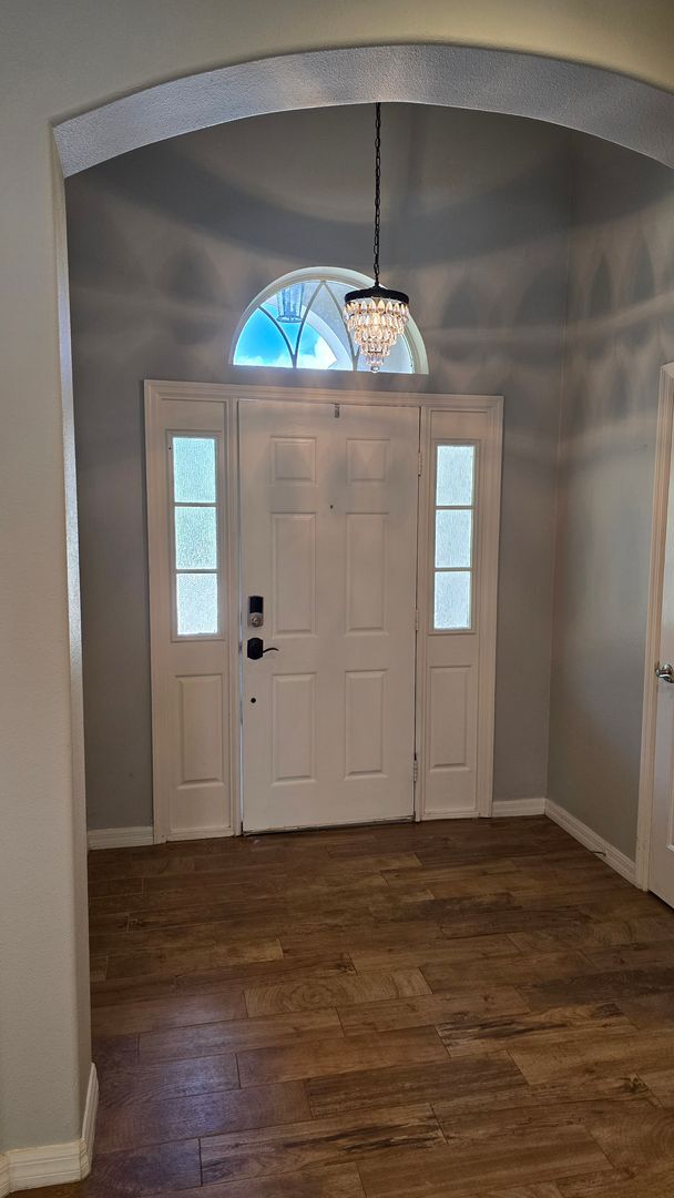 Building Photo - 3/2 w/ home office and 2 car garage