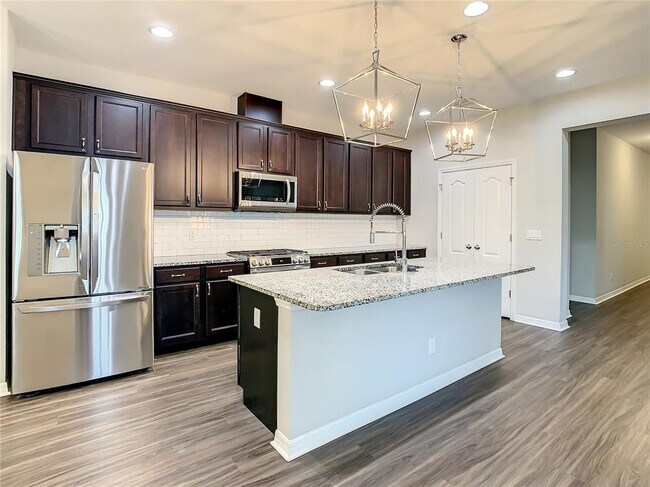 Building Photo - 14912 Caravan Ave
